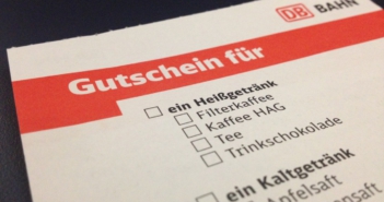 Wem gehört dieser Koffer? Gutschein der DB für einen Kaffee